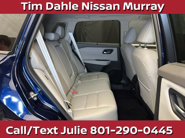 Used 2025 Nissan Rogue SL w/ SL Premium Package AWD/4WD image 18