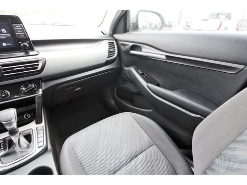 Used 2022 Kia Seltos LX AWD/4WD image 13