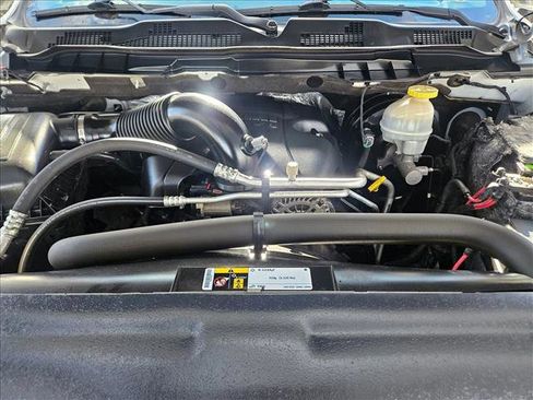 Used 2018 RAM 1500 Classic SLT image 18