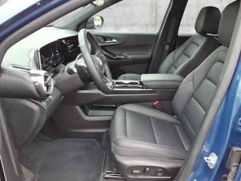 Used 2025 Chevrolet Equinox LT w/ Convenience Package II AWD/4WD image 4