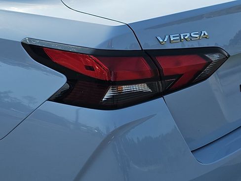 Used 2025 Nissan Versa SV w/ Trunk Package FWD image 33