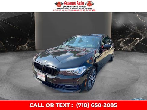 Used 2018 BMW 530i xDrive w/ Premium Package image 3