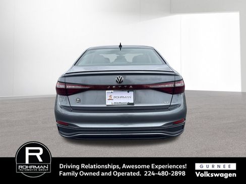 New 2026 Volkswagen Jetta SE FWD image 8
