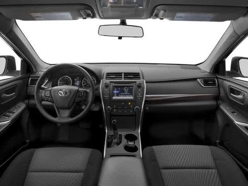 Used 2016 Toyota Camry LE FWD image 9