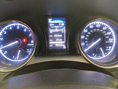 Used 2020 Toyota Camry LE image 23