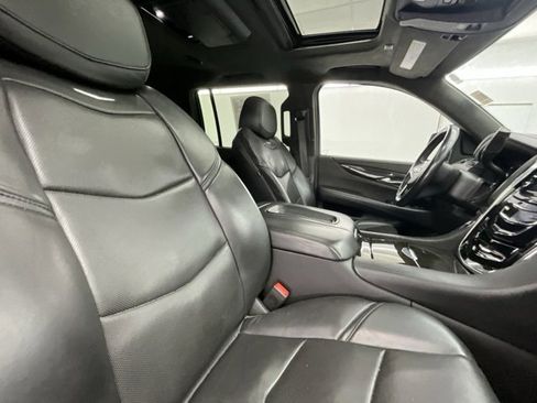 Used 2020 Cadillac Escalade ESV Platinum image 15