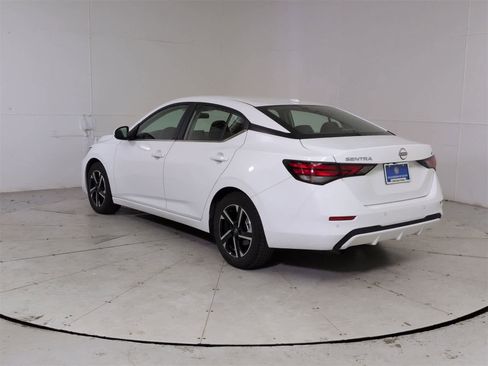 Used 2024 Nissan Sentra SV image 4
