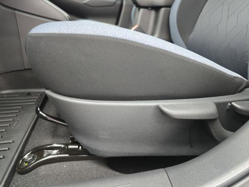 New 2025 Nissan Versa SV w/ Trunk Package image 27