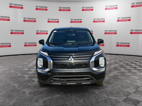 Used 2024 Mitsubishi Outlander SE image 8