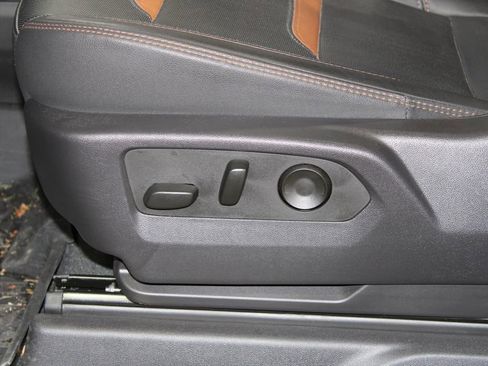 Used 2024 GMC Sierra 2500 AT4 w/ AT4 Premium Plus Package image 16