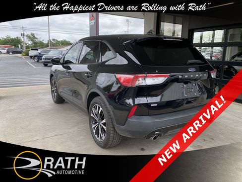 Used 2022 Ford Escape SE w/ SE Sport Appearance Package FWD image 8