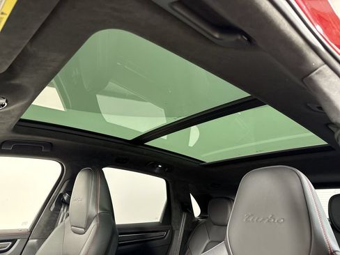 Certified 2023 Porsche Cayenne Turbo AWD/4WD image 42