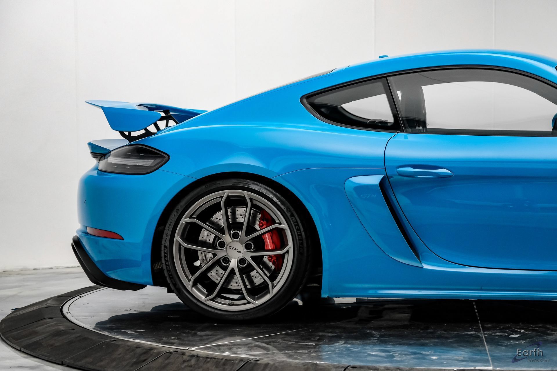 Used 2020 Porsche 718 Cayman GT4 RWD image 22