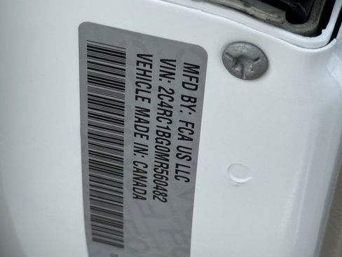 Used 2021 Chrysler Pacifica Touring-L image 28