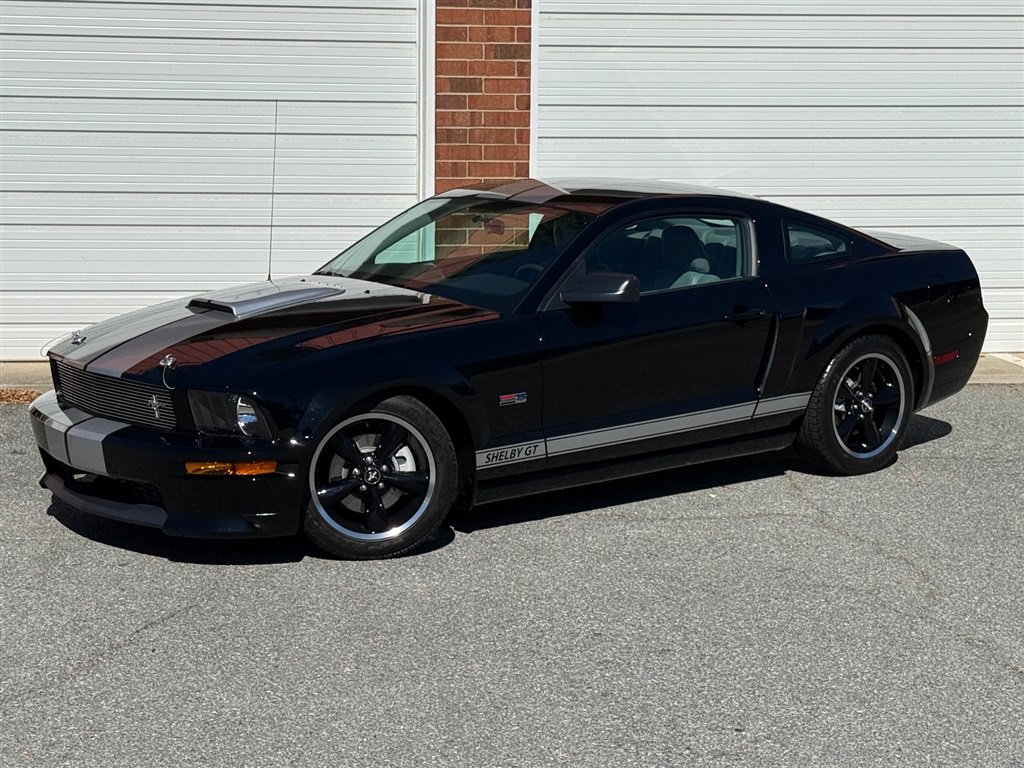 Used 2007 Ford Mustang GT RWD image 7