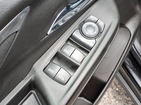 Used 2022 Chevrolet Bolt LT FWD image 21