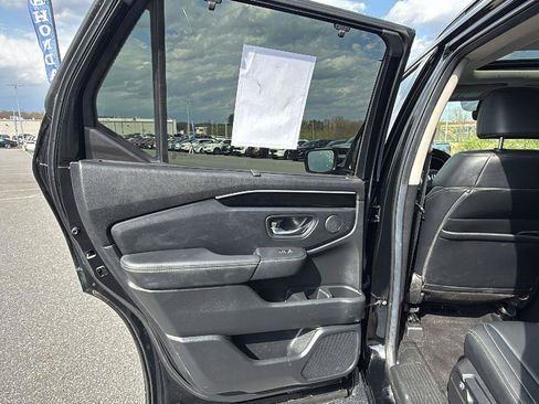 Used 2025 Honda Pilot Touring image 21