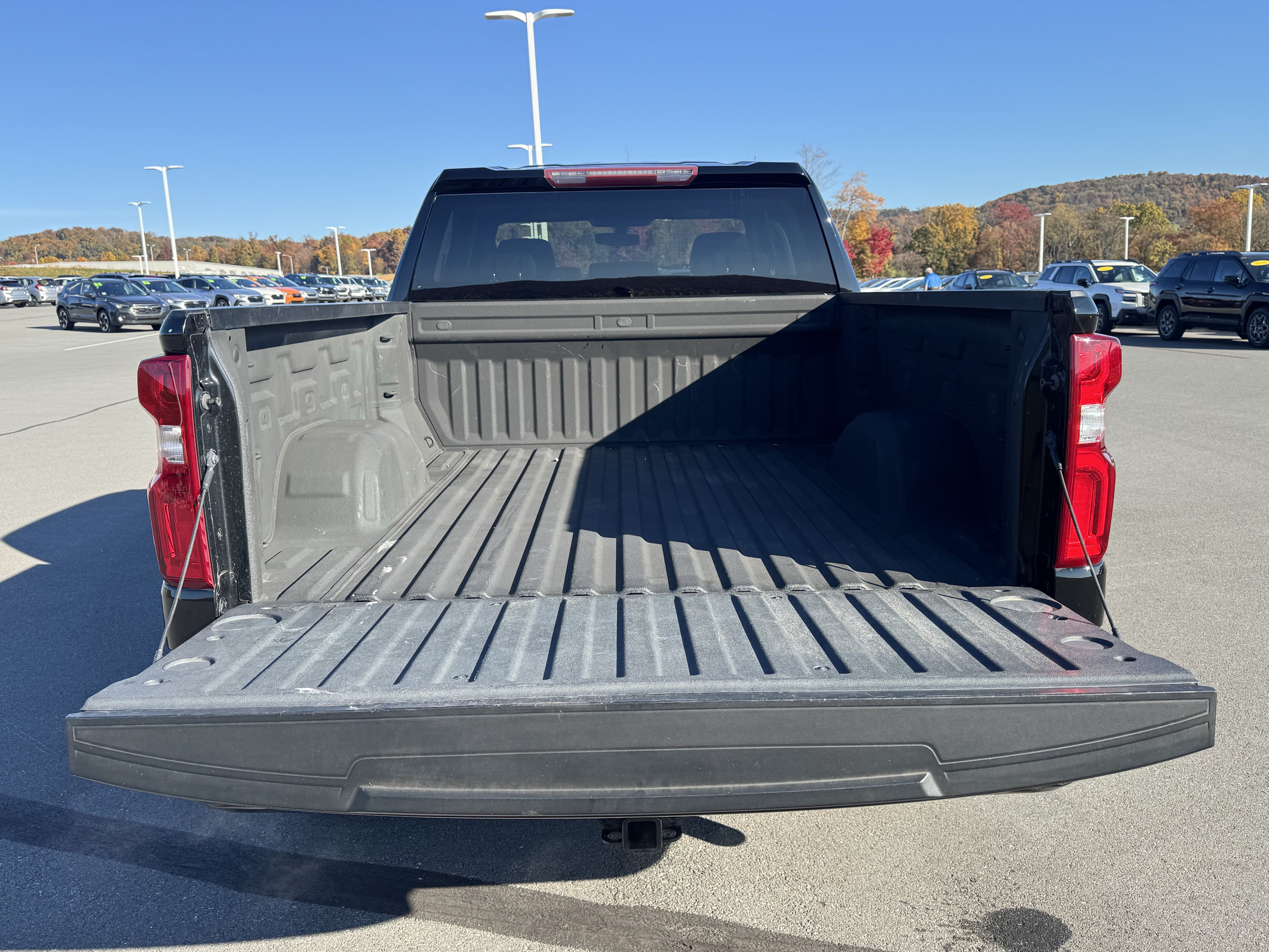 Used 2020 Chevrolet Silverado 1500 Custom w/ Custom Value Package AWD/4WD image 5