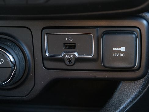 Used 2019 Jeep Renegade Trailhawk image 34