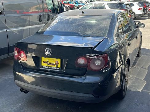 Used 2009 Volkswagen Jetta S FWD image 4