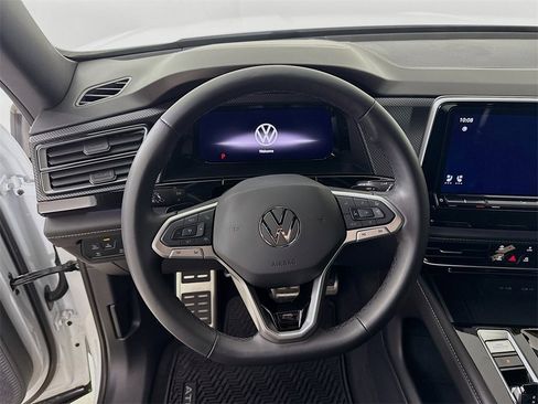 Used 2025 Volkswagen Atlas Cross Sport SEL R-Line image 14