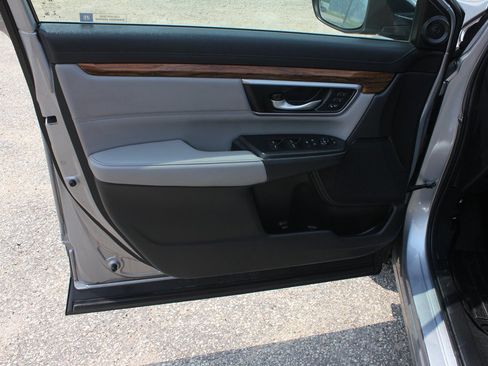 Used 2018 Honda CR-V Touring image 28