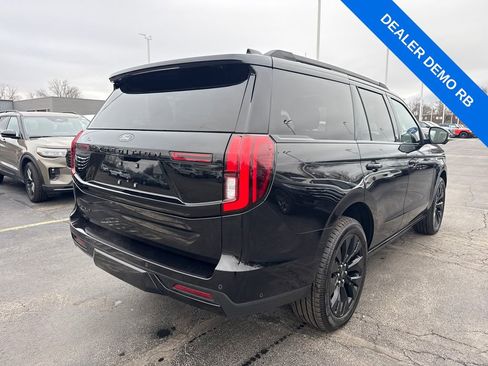 Used 2025 Ford Expedition Platinum w/ Stealth Appearance Package image 6