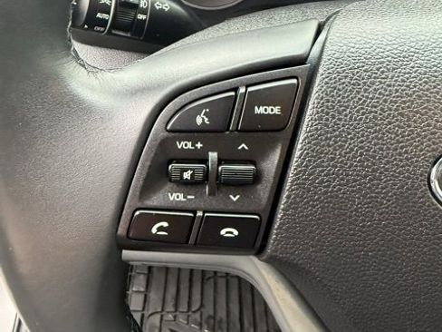 Used 2020 Hyundai Tucson Limited image 18