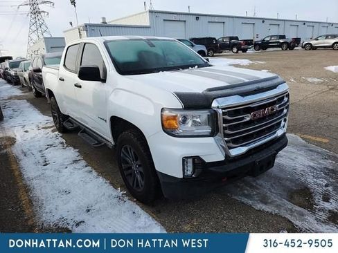 Used 2022 GMC Canyon AT4 image 2