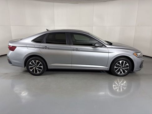 Used 2024 Volkswagen Jetta S image 9