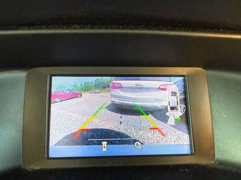 Used 2016 Ford Focus SE w/ SE Power Seat Package FWD image 12
