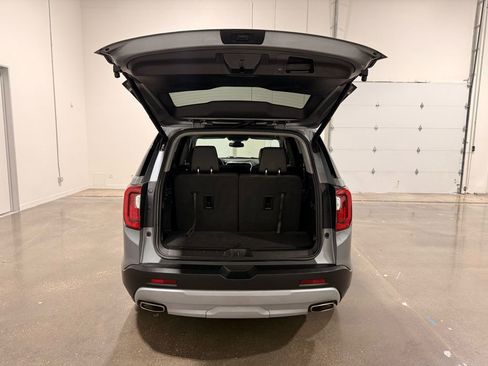 Used 2023 GMC Acadia SLT image 9
