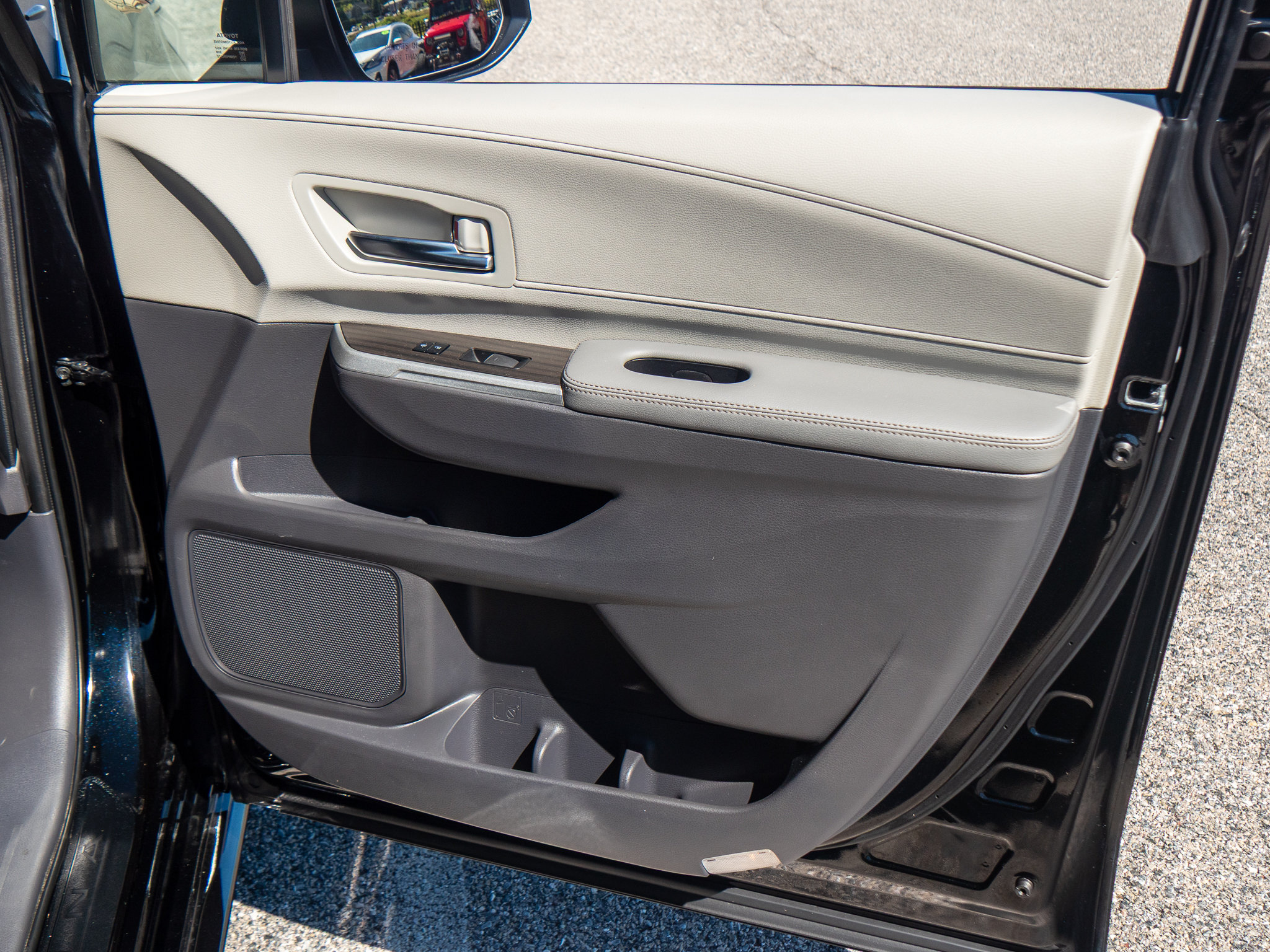 Used 2022 Toyota Sienna Limited AWD/4WD image 17