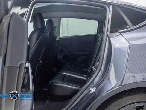 Used 2023 Tesla Model Y Performance image 25