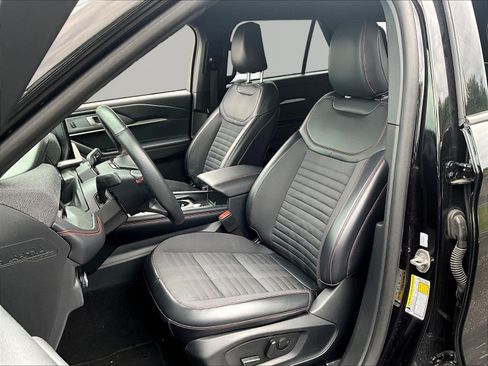 Used 2025 Ford Explorer ST-Line AWD/4WD image 21
