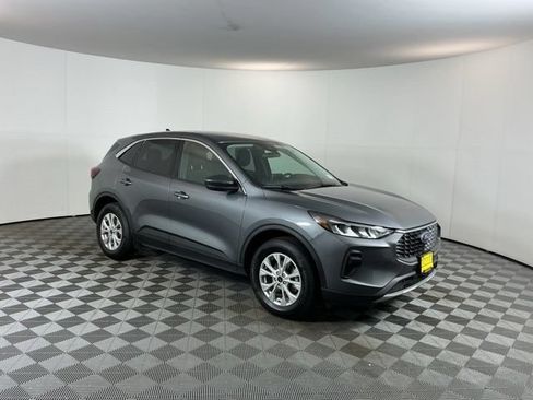 Used 2024 Ford Escape Active AWD/4WD image 3
