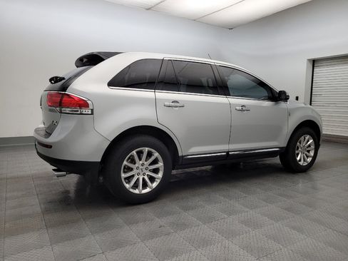 Used 2013 Lincoln MKX FWD image 10