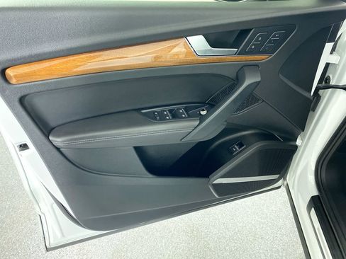 Used 2021 Audi Q5 Prestige w/ Prestige Package image 20