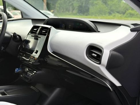 Used 2019 Toyota Prius LE FWD image 46