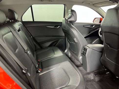 Used 2023 Kia Niro SX image 30