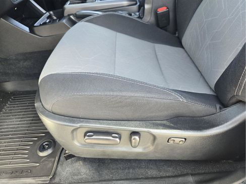 Used 2022 Toyota Tacoma TRD Sport AWD/4WD image 21