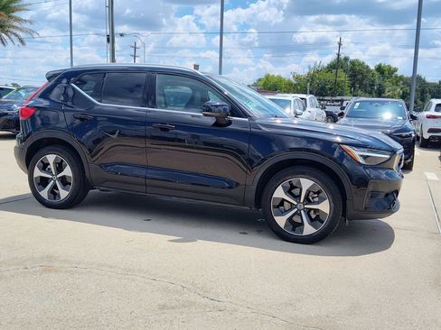 Used 2025 Volvo XC40 B5 Plus AWD/4WD image 14