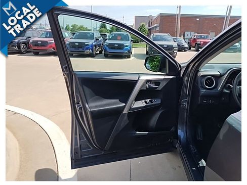 Used 2015 Toyota RAV4 XLE AWD/4WD image 17