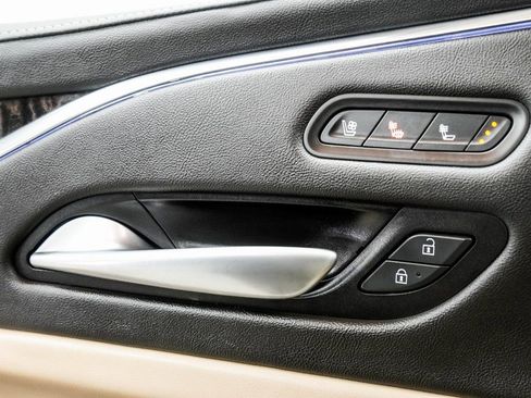 Used 2023 Cadillac Escalade ESV Premium Luxury image 51