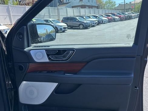 Used 2024 Lincoln Navigator Reserve image 6