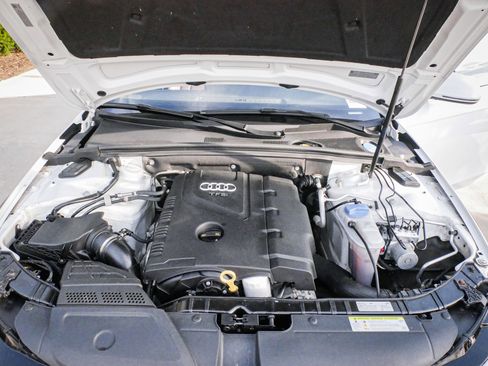 Used 2016 Audi A4 Premium image 31