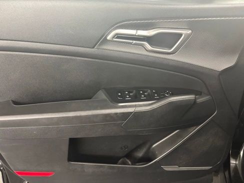 Used 2024 Kia Sportage LX image 32