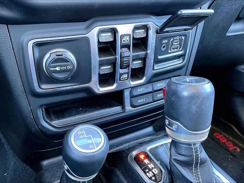 Certified 2020 Jeep Gladiator Overland image 12