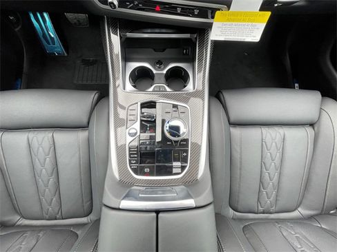 New 2026 BMW X7 M60i image 23