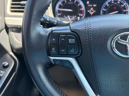 Used 2019 Toyota Highlander AWD V6 image 27